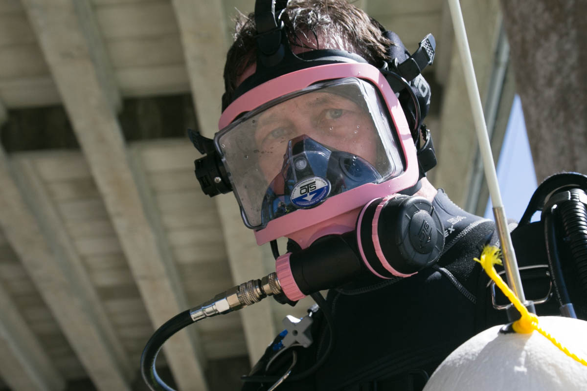 bentprop teammate Jeff wearing full face mask for diving using technology for search recover MIA- Photo By Harry Parker Photography